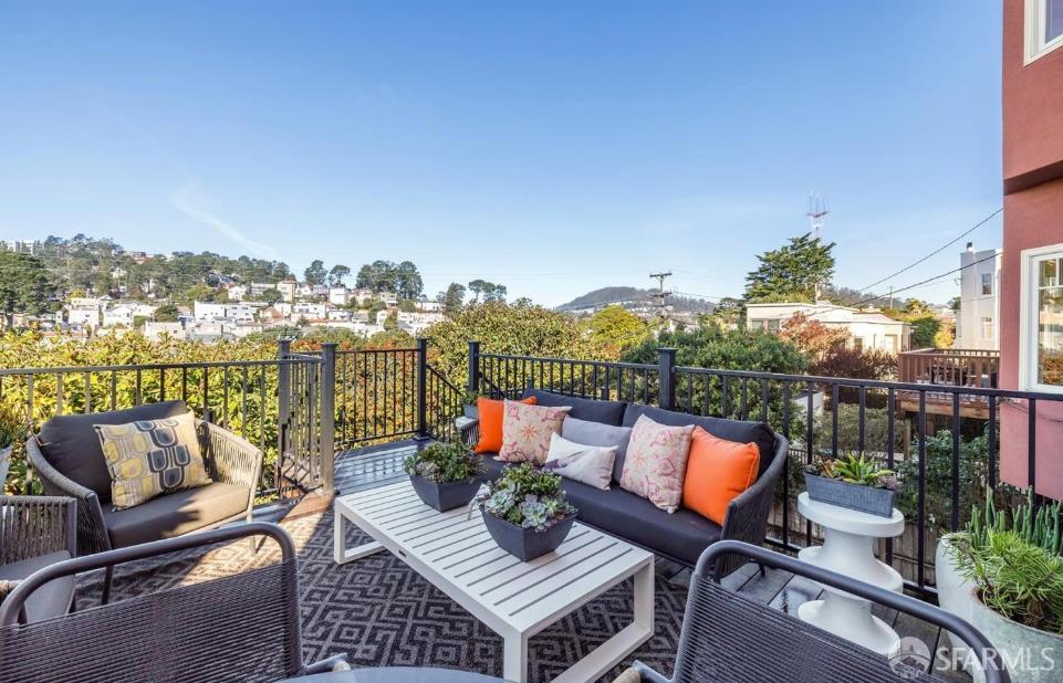 Detail Gallery Image 17 of 38 For 220 Vasquez Ave, San Francisco,  CA 94127 - 4 Beds | 3/1 Baths