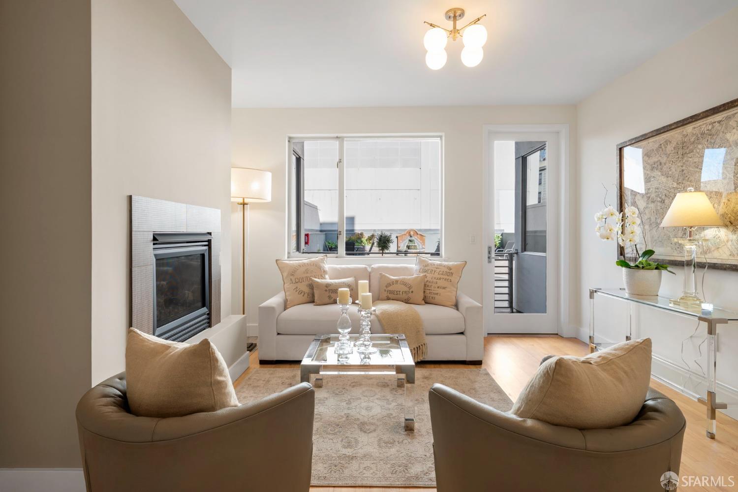 Detail Gallery Image 9 of 36 For 2300 Broadway #7,  Oakland,  CA 94612 - 2 Beds | 2 Baths