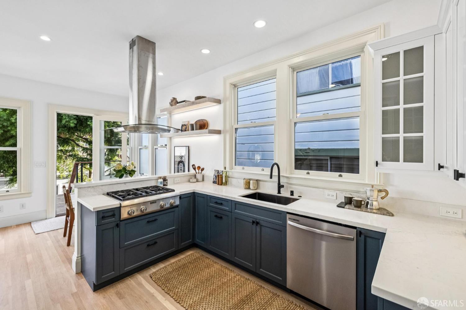 Detail Gallery Image 8 of 89 For 133 Vicksburg St, San Francisco,  CA 94114 - 3 Beds | 2 Baths