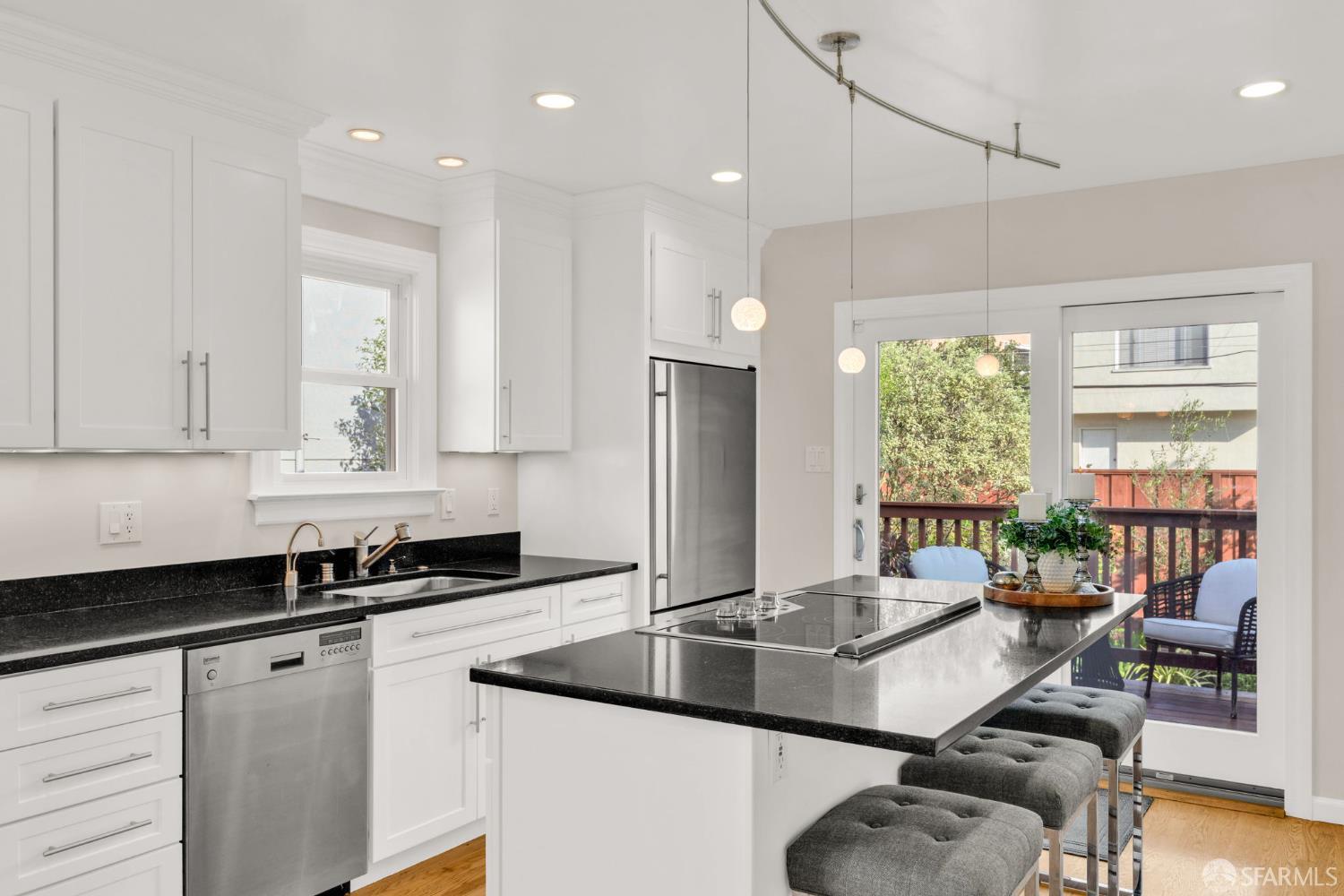 Detail Gallery Image 22 of 70 For 311 Lakeshore Dr, San Francisco,  CA 94132 - 3 Beds | 3 Baths