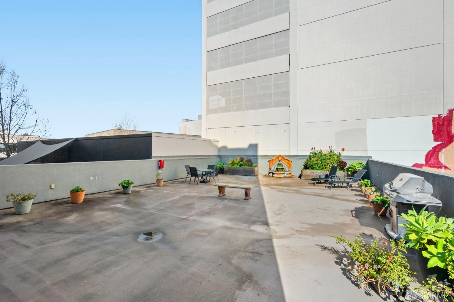 Detail Gallery Image 30 of 36 For 2300 Broadway #7,  Oakland,  CA 94612 - 2 Beds | 2 Baths