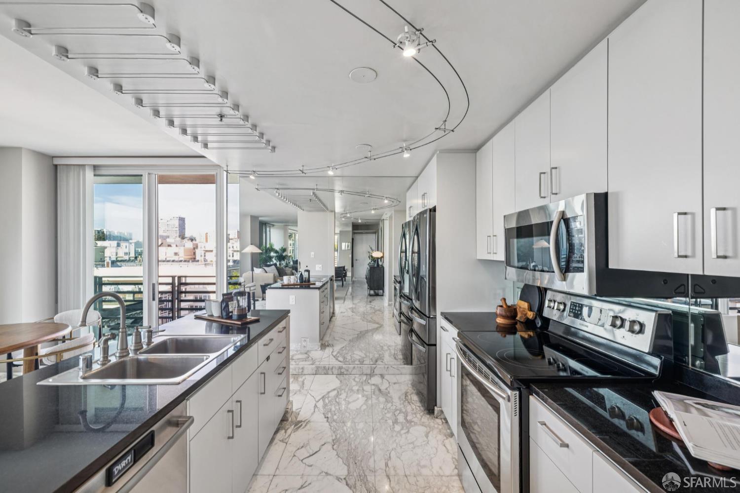 Detail Gallery Image 6 of 14 For 1388 Gough St #908,  San Francisco,  CA 94109 - 2 Beds | 2 Baths