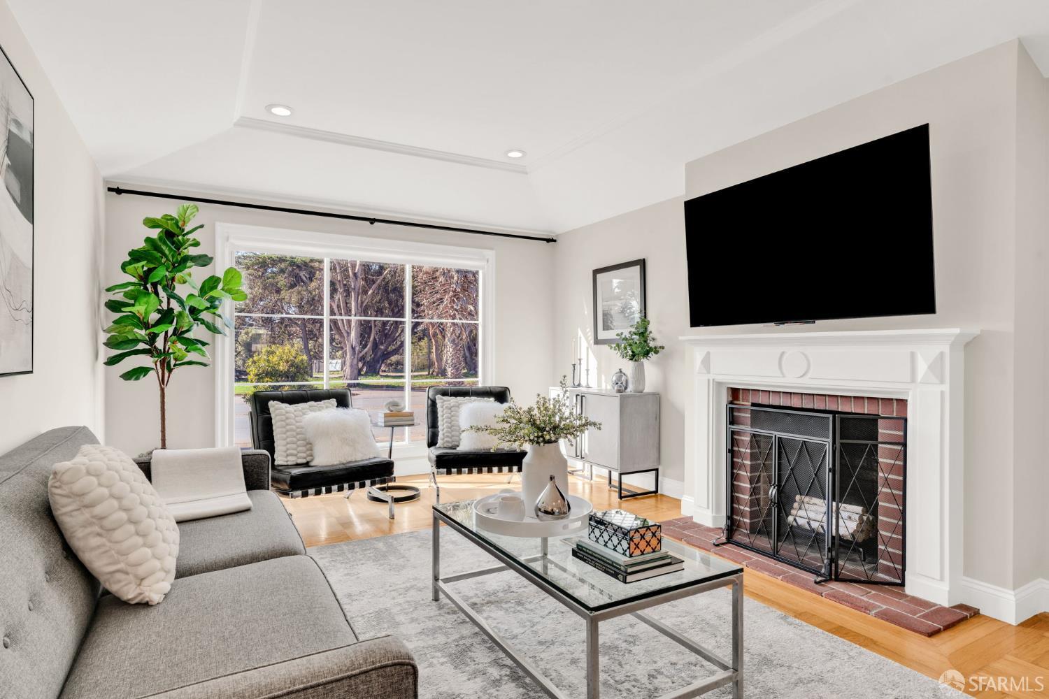 Detail Gallery Image 11 of 70 For 311 Lakeshore Dr, San Francisco,  CA 94132 - 3 Beds | 3 Baths