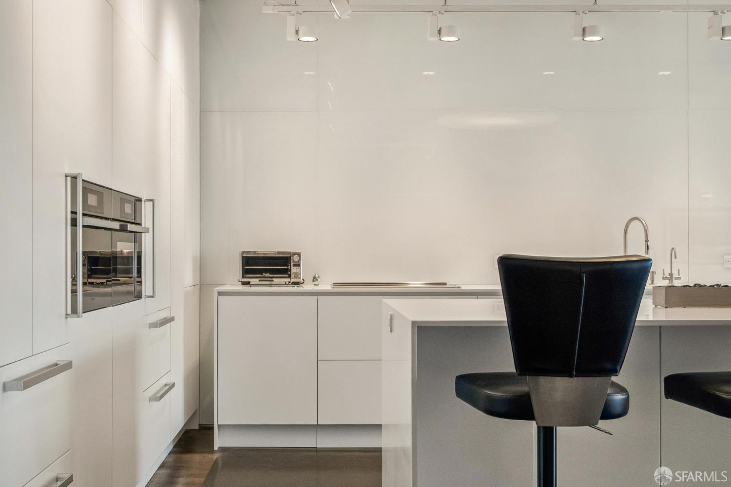 Photo #8: 426099317 Listing: Photo #8