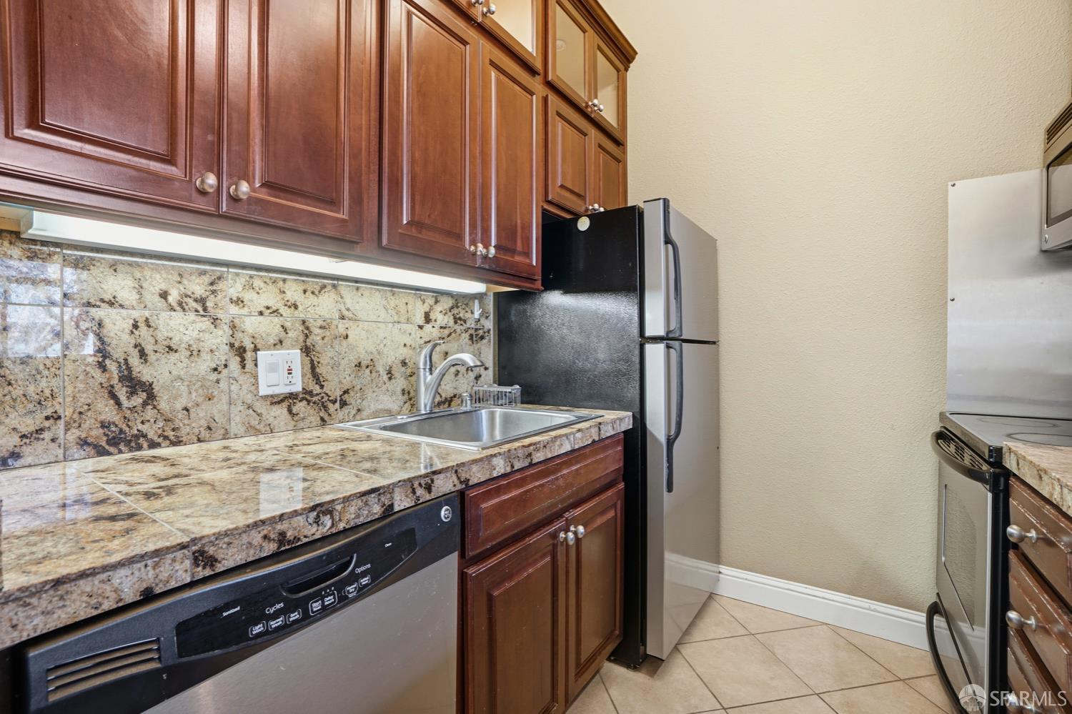 Detail Gallery Image 14 of 31 For 470 N Civic Dr #305,  Walnut Creek,  CA 94596 - 1 Beds | 1 Baths