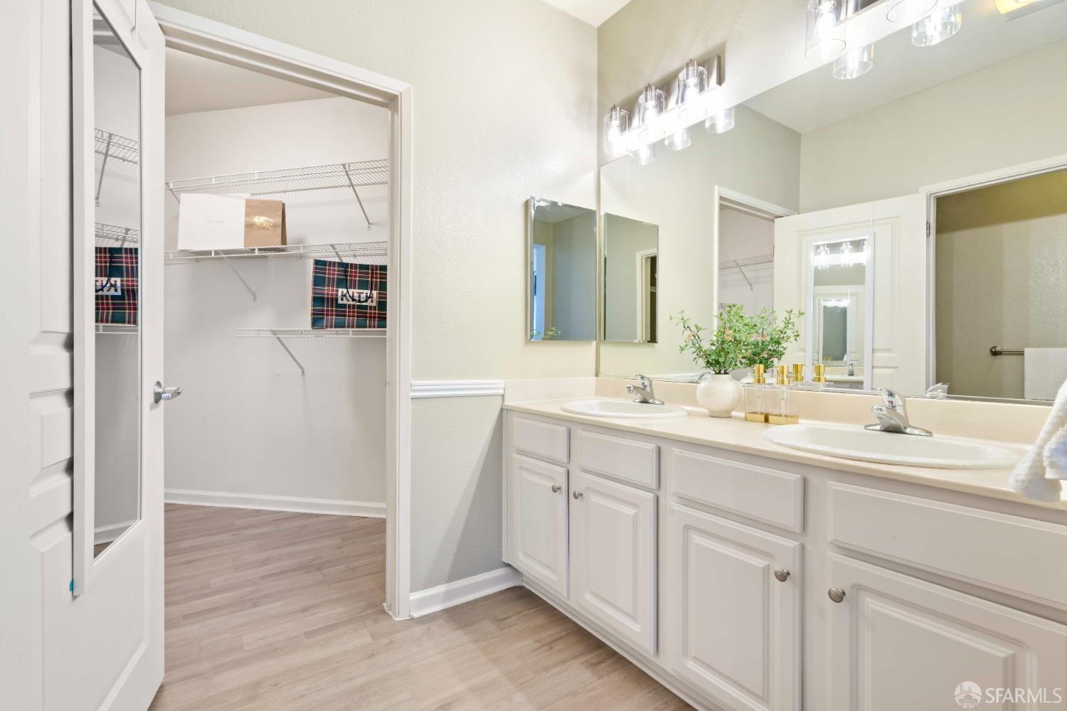 Photo #26: 425090053 Listing: Photo #26