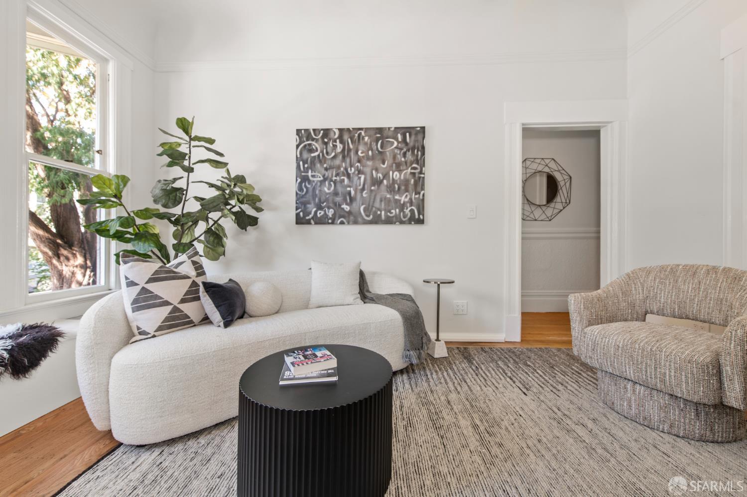 Detail Gallery Image 5 of 46 For 220 Scott St, San Francisco,  CA 94117 - 3 Beds | 1 Baths