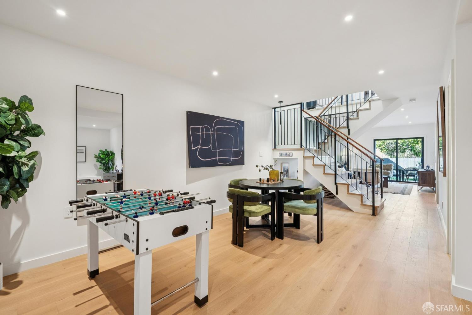 Detail Gallery Image 7 of 99 For 382 Lisbon St, San Francisco,  CA 94112 - 3 Beds | 4/1 Baths