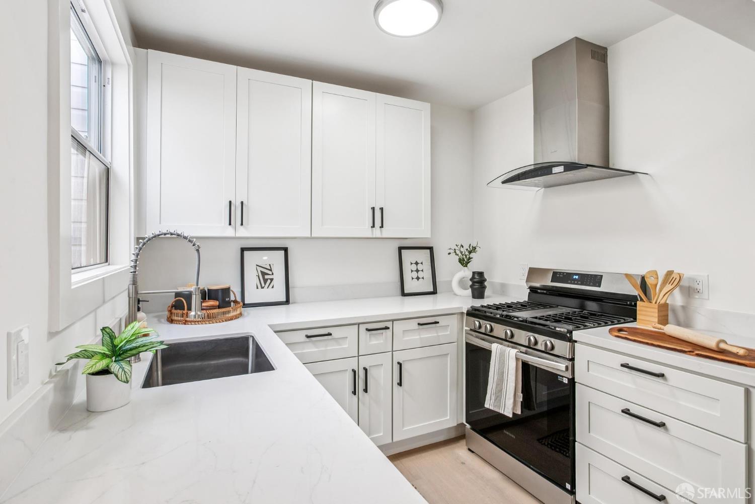 Detail Gallery Image 9 of 34 For 1171 Capitol Ave, San Francisco,  CA 94112 - 3 Beds | 2/1 Baths