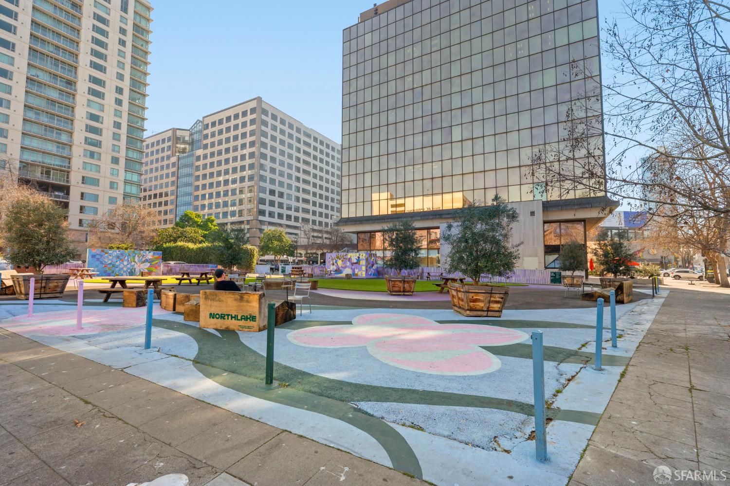 Detail Gallery Image 35 of 36 For 2300 Broadway #7,  Oakland,  CA 94612 - 2 Beds | 2 Baths