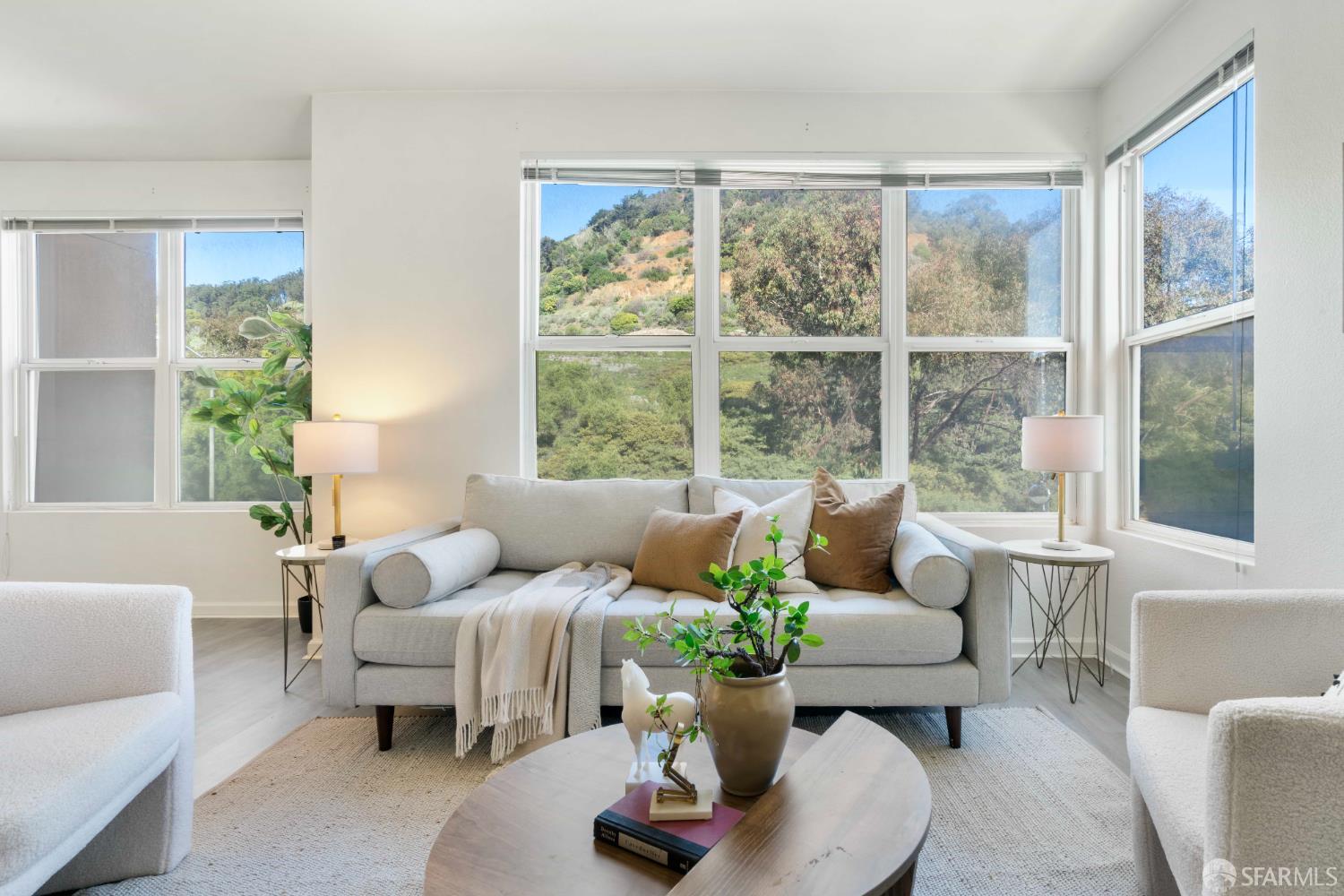 Photo #7: 425090053 Listing: Photo #7