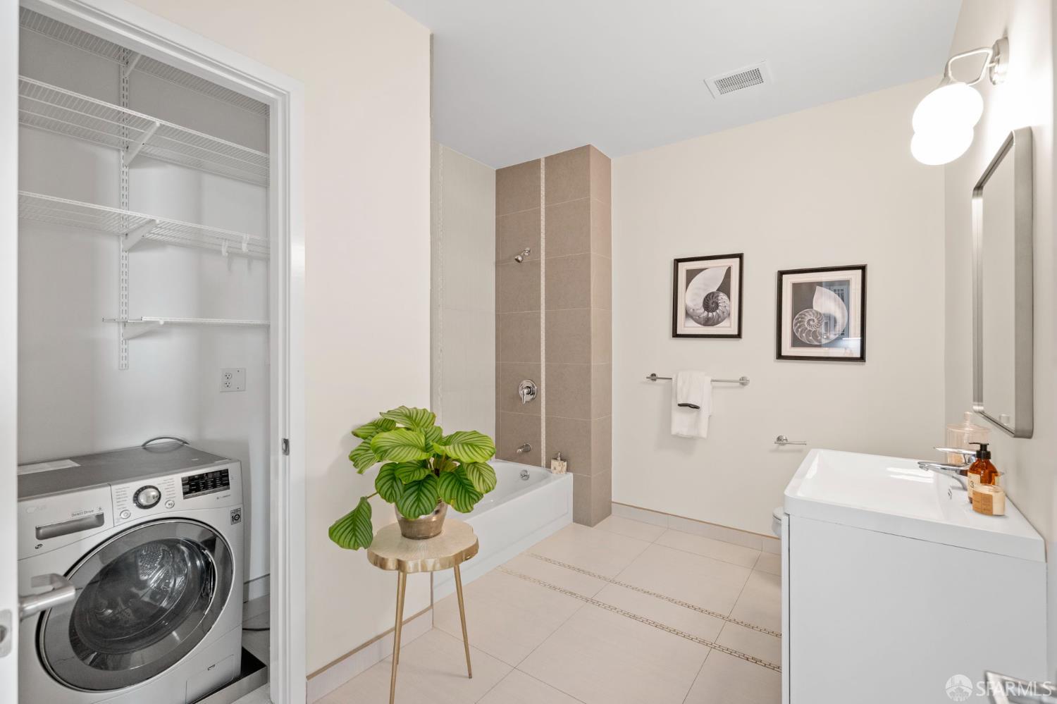 Detail Gallery Image 33 of 36 For 2300 Broadway #7,  Oakland,  CA 94612 - 2 Beds | 2 Baths
