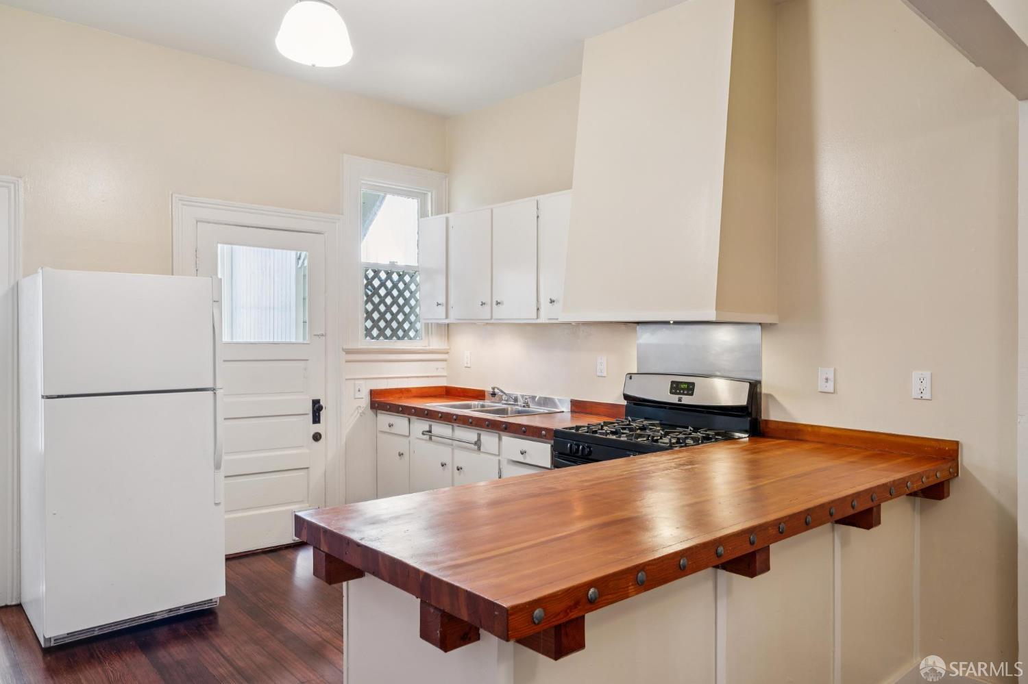 Detail Gallery Image 18 of 30 For 250 Coleridge St #B,  San Francisco,  CA 94110 - 2 Beds | 1 Baths