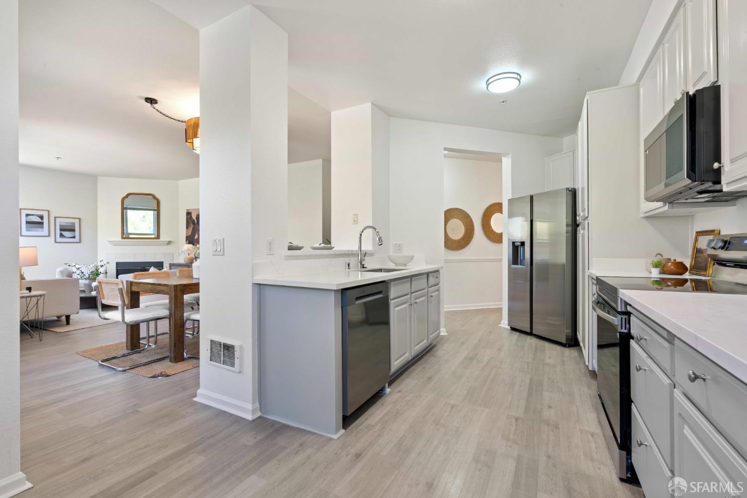 Photo #11: 425090053 Listing: Photo #11