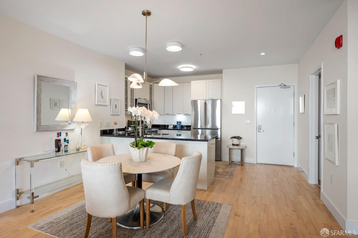 Detail Gallery Image 13 of 36 For 2300 Broadway #7,  Oakland,  CA 94612 - 2 Beds | 2 Baths