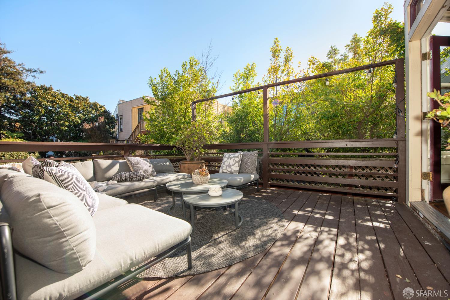 Detail Gallery Image 21 of 46 For 220 Scott St, San Francisco,  CA 94117 - 3 Beds | 1 Baths