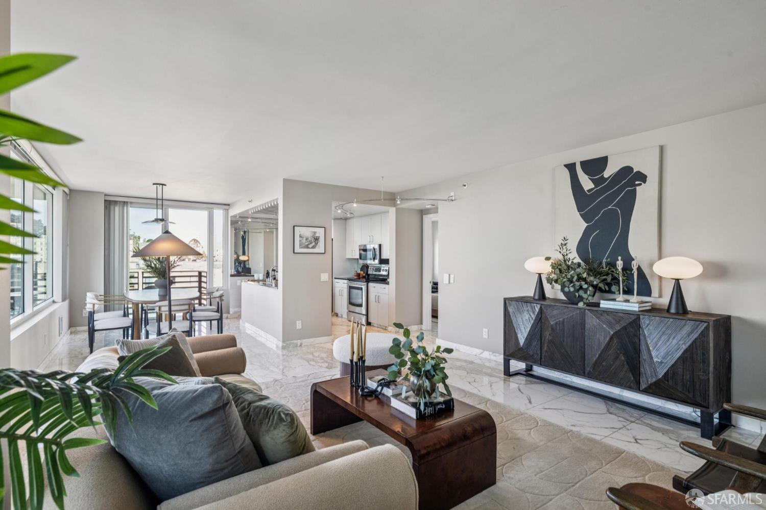 Detail Gallery Image 5 of 14 For 1388 Gough St #908,  San Francisco,  CA 94109 - 2 Beds | 2 Baths