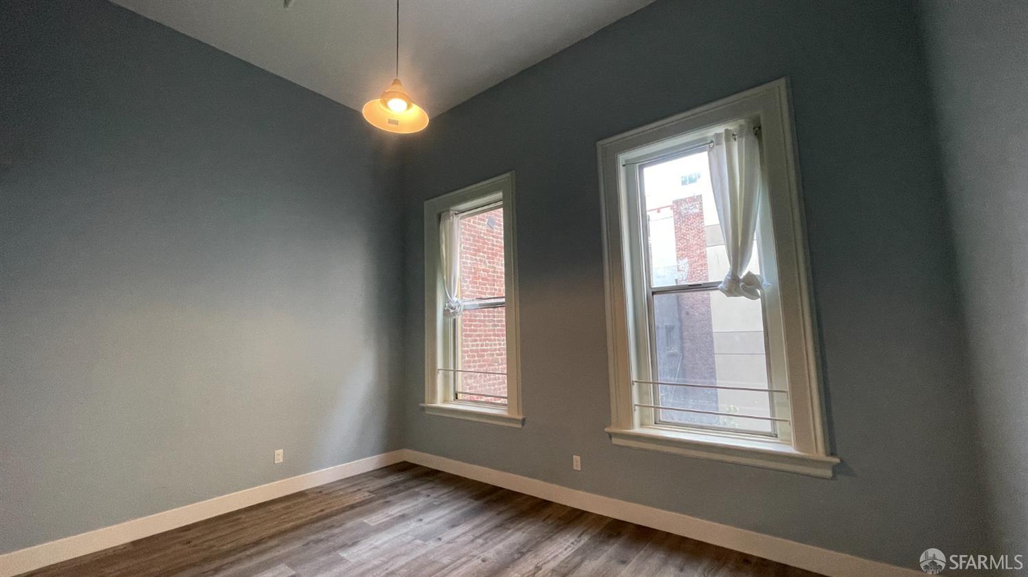 Detail Gallery Image 5 of 6 For 375 12th St #1,  Oakland,  CA 94607 - 2 Beds | 1 Baths