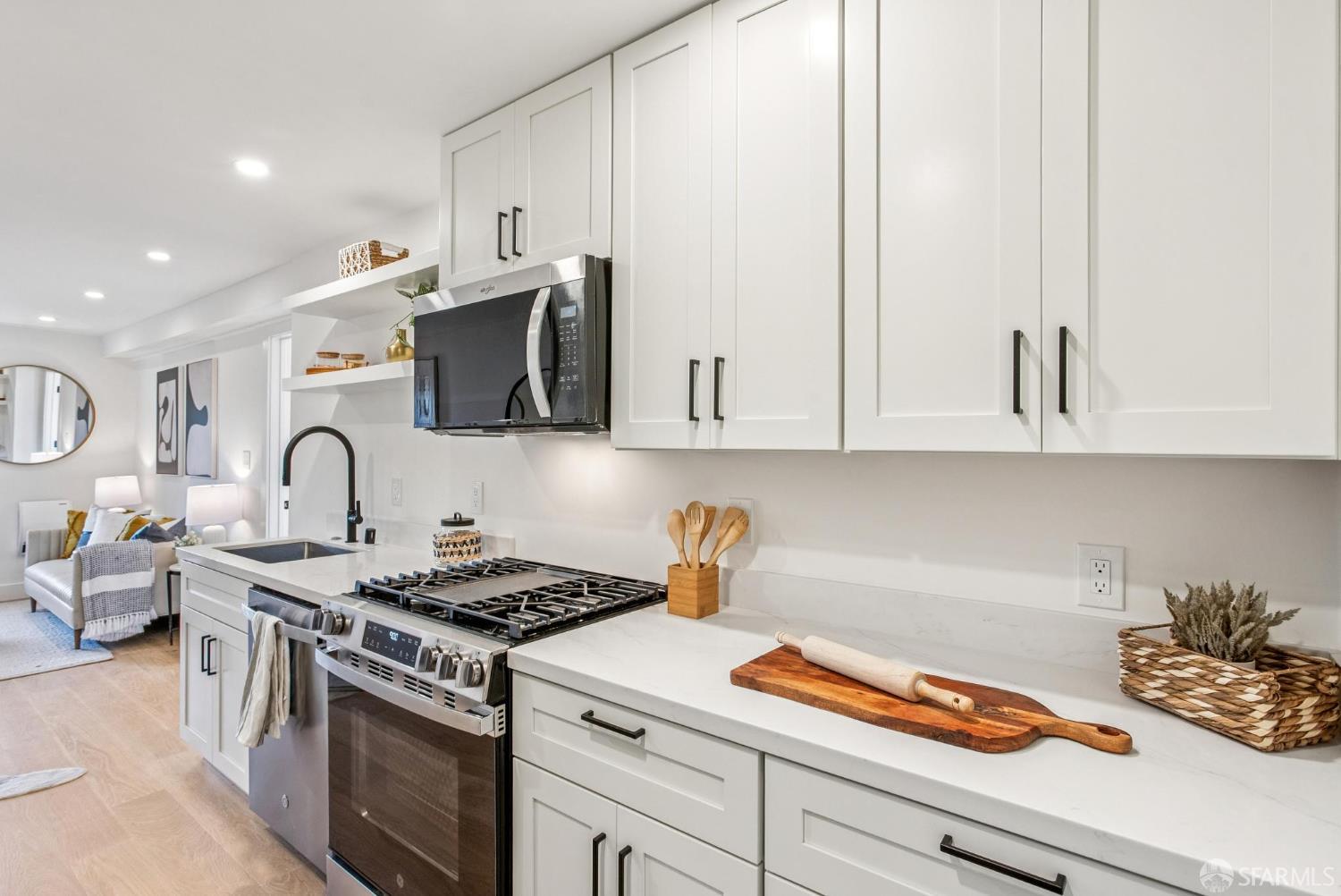 Detail Gallery Image 23 of 34 For 1171 Capitol Ave, San Francisco,  CA 94112 - 3 Beds | 2/1 Baths