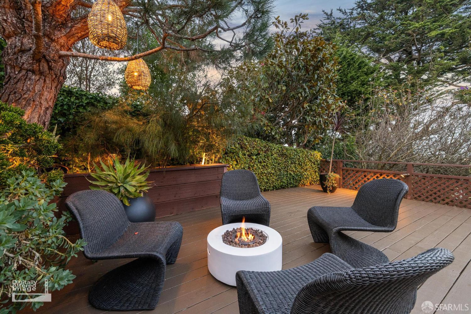 Detail Gallery Image 37 of 86 For 636 28th St, San Francisco,  CA 94131 - 4 Beds | 3/1 Baths