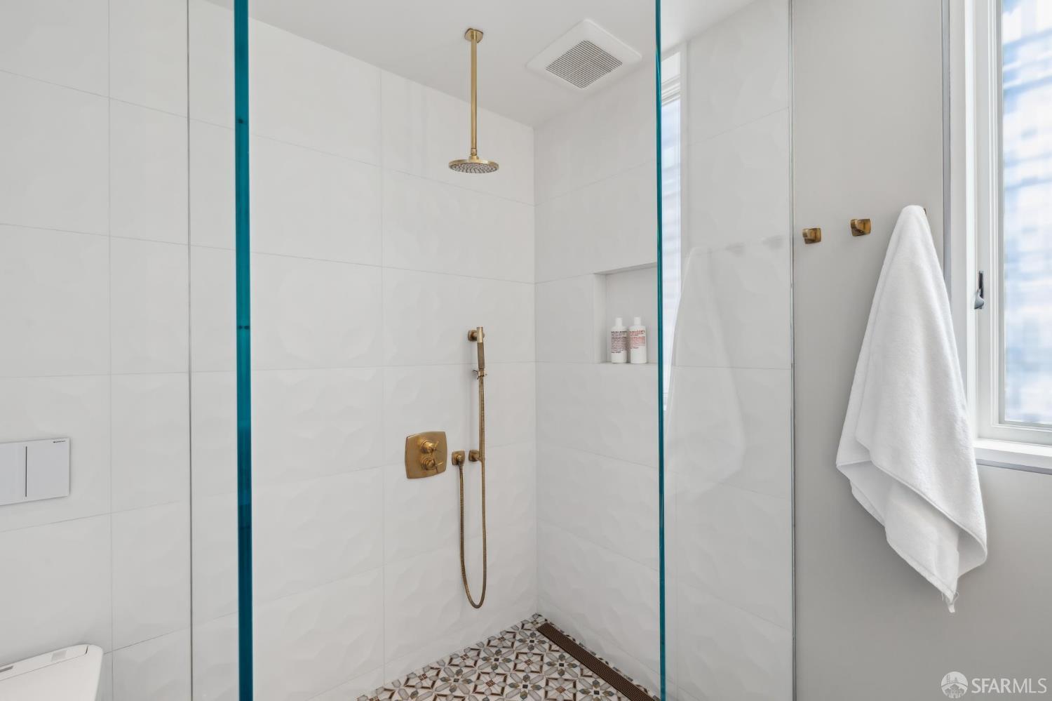 Detail Gallery Image 14 of 93 For 160 Bernard St, San Francisco,  CA 94109 - – Beds | – Baths