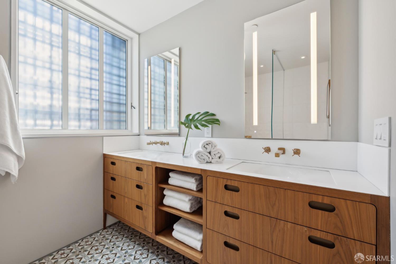 Detail Gallery Image 13 of 93 For 160 Bernard St, San Francisco,  CA 94109 - – Beds | – Baths