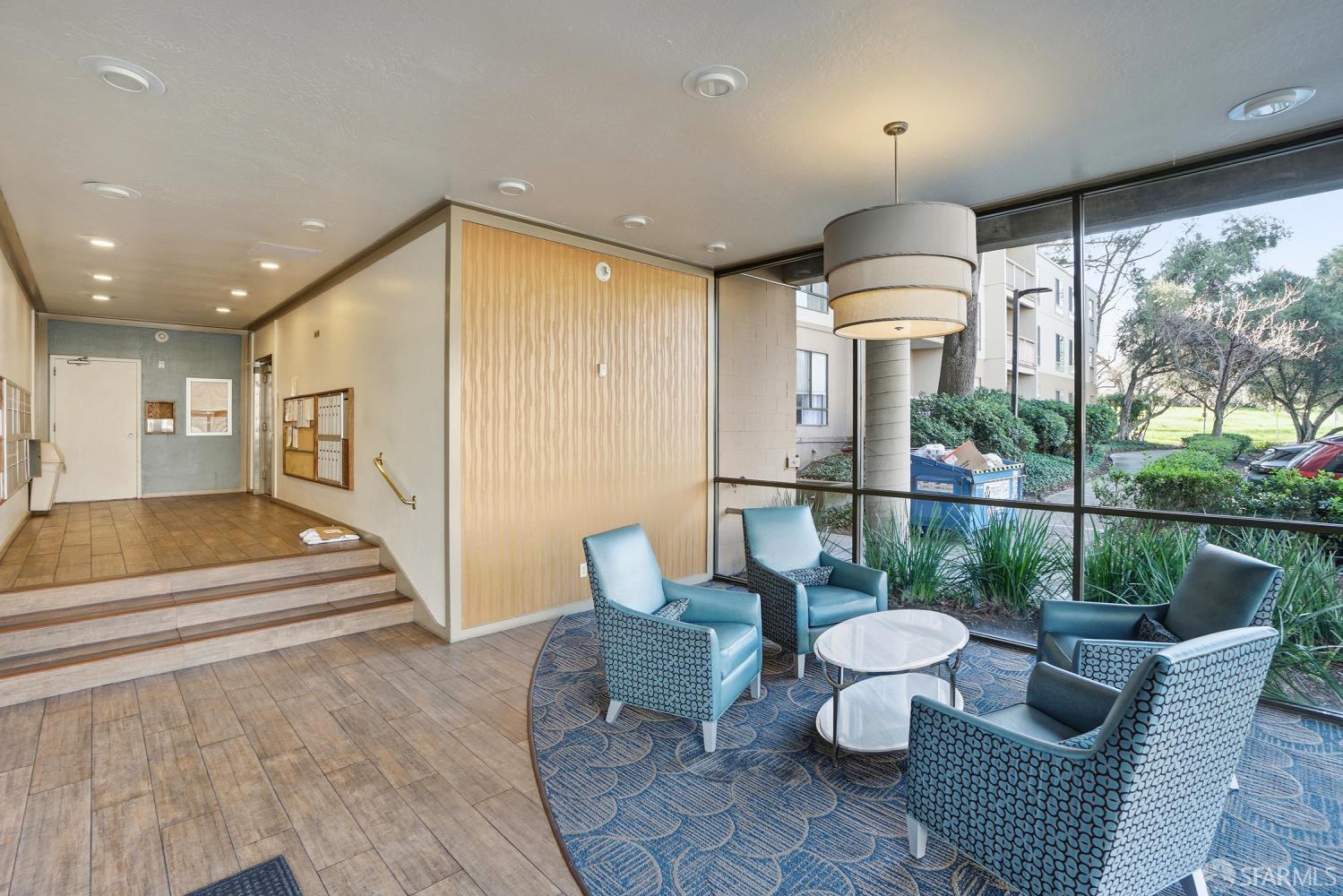 Detail Gallery Image 3 of 31 For 470 N Civic Dr #305,  Walnut Creek,  CA 94596 - 1 Beds | 1 Baths