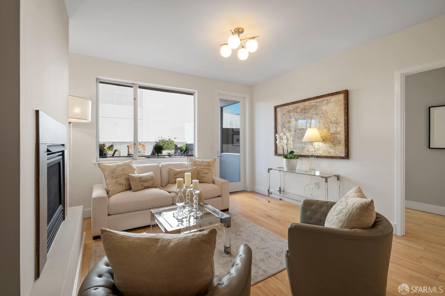 Detail Gallery Image 8 of 36 For 2300 Broadway #7,  Oakland,  CA 94612 - 2 Beds | 2 Baths