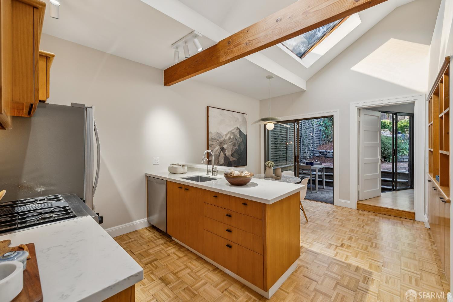 Detail Gallery Image 11 of 45 For 466 Joost Ave, San Francisco,  CA 94127 - 2 Beds | 1 Baths