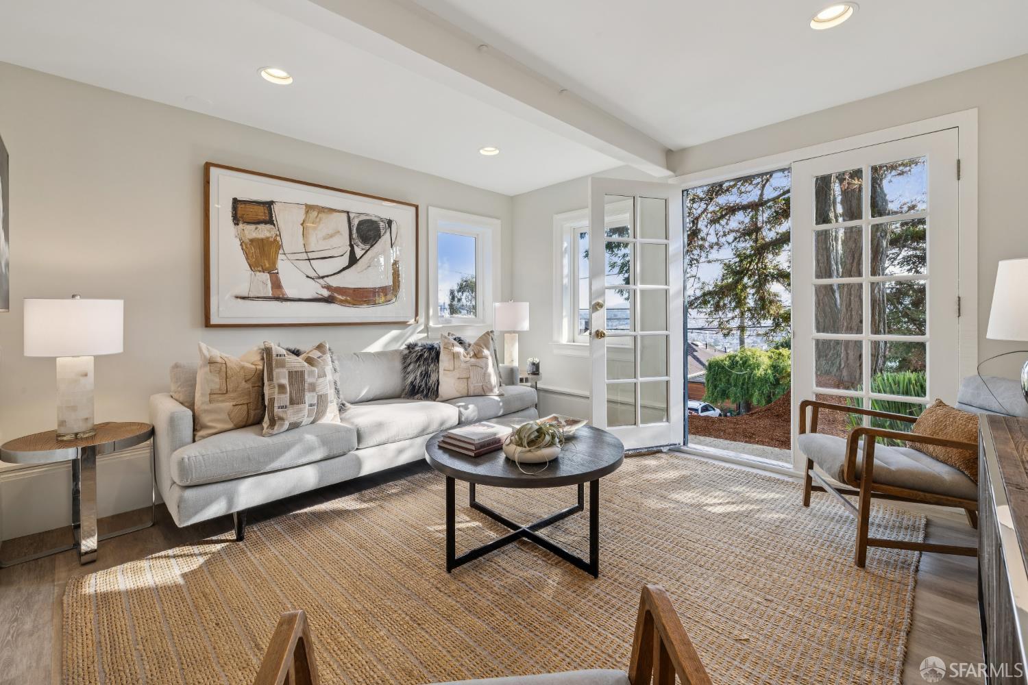 Detail Gallery Image 4 of 45 For 466 Joost Ave, San Francisco,  CA 94127 - 2 Beds | 1 Baths