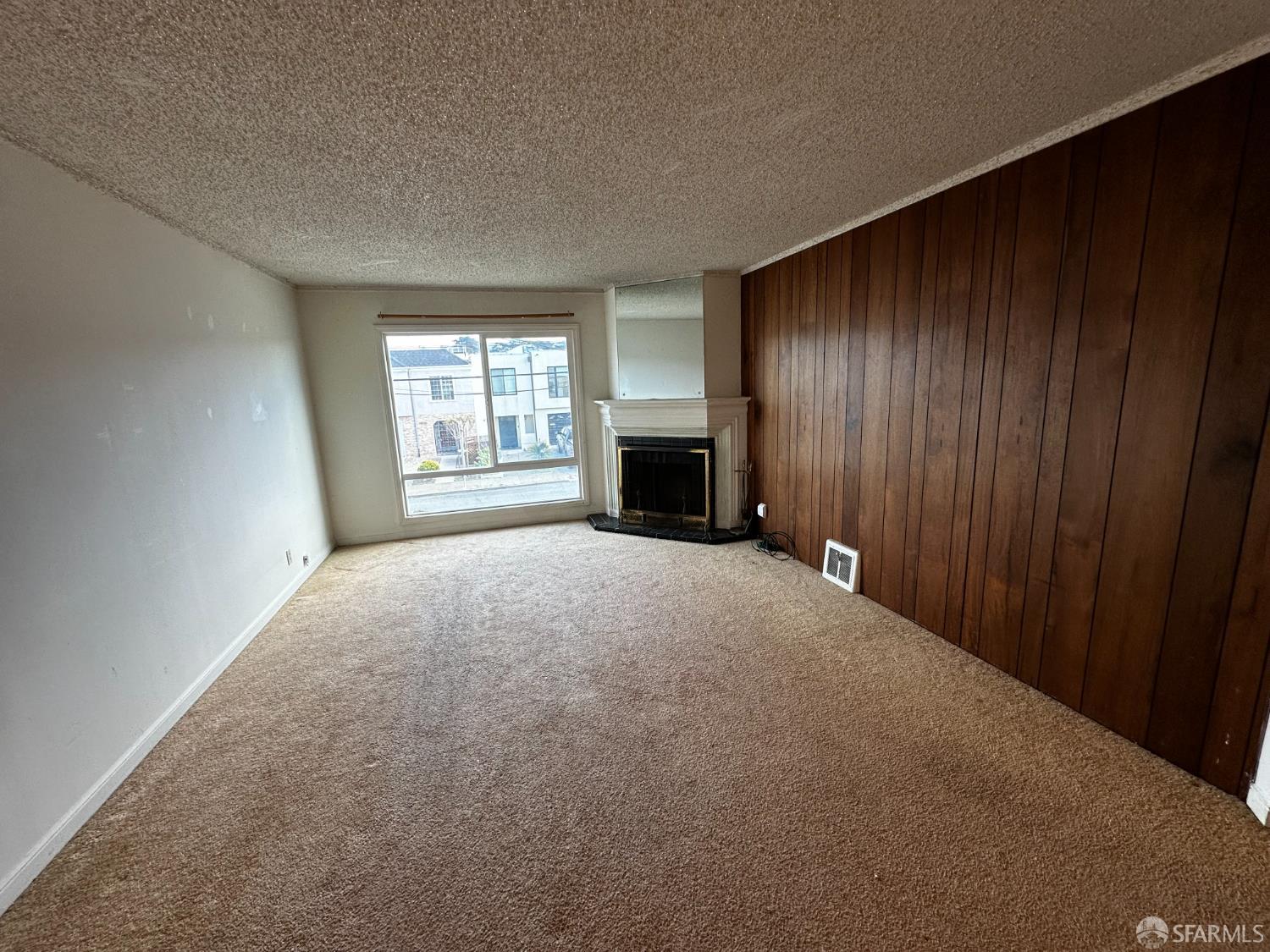 Detail Gallery Image 2 of 6 For 1823 42nd Ave, San Francisco,  CA 94122 - 4 Beds | 2 Baths