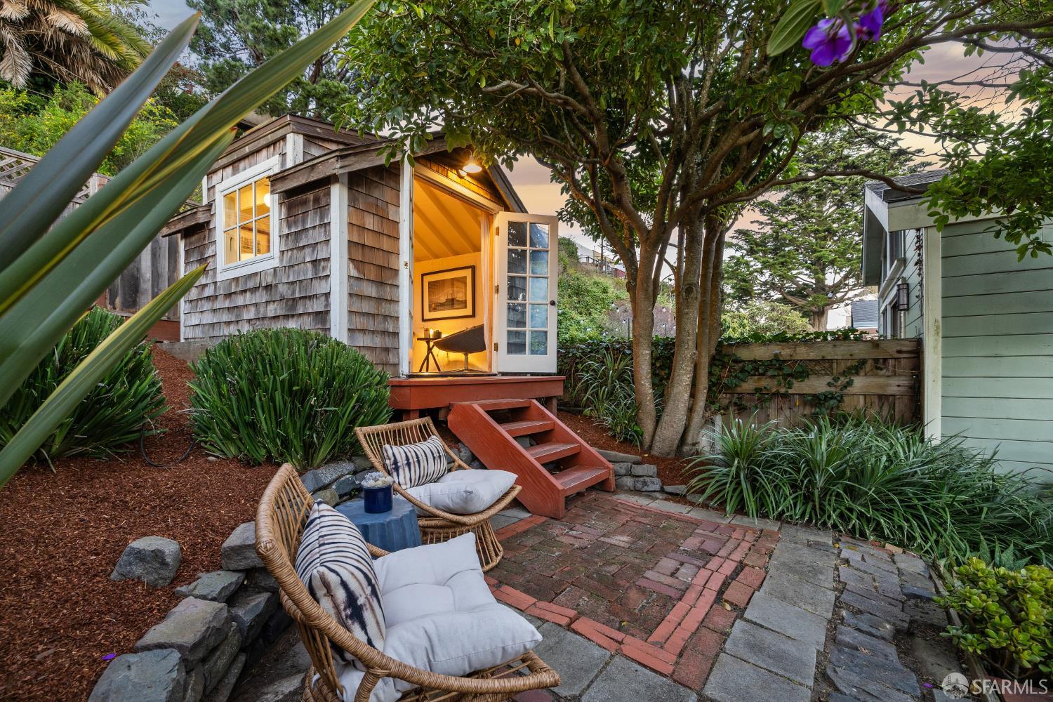 Detail Gallery Image 15 of 45 For 466 Joost Ave, San Francisco,  CA 94127 - 2 Beds | 1 Baths