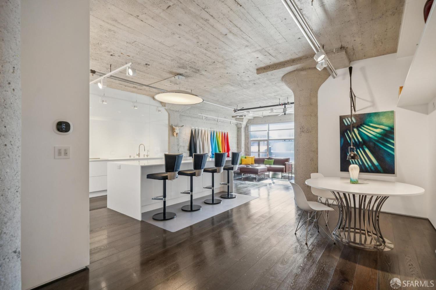 Photo #6: 426099317 Listing: Photo #6