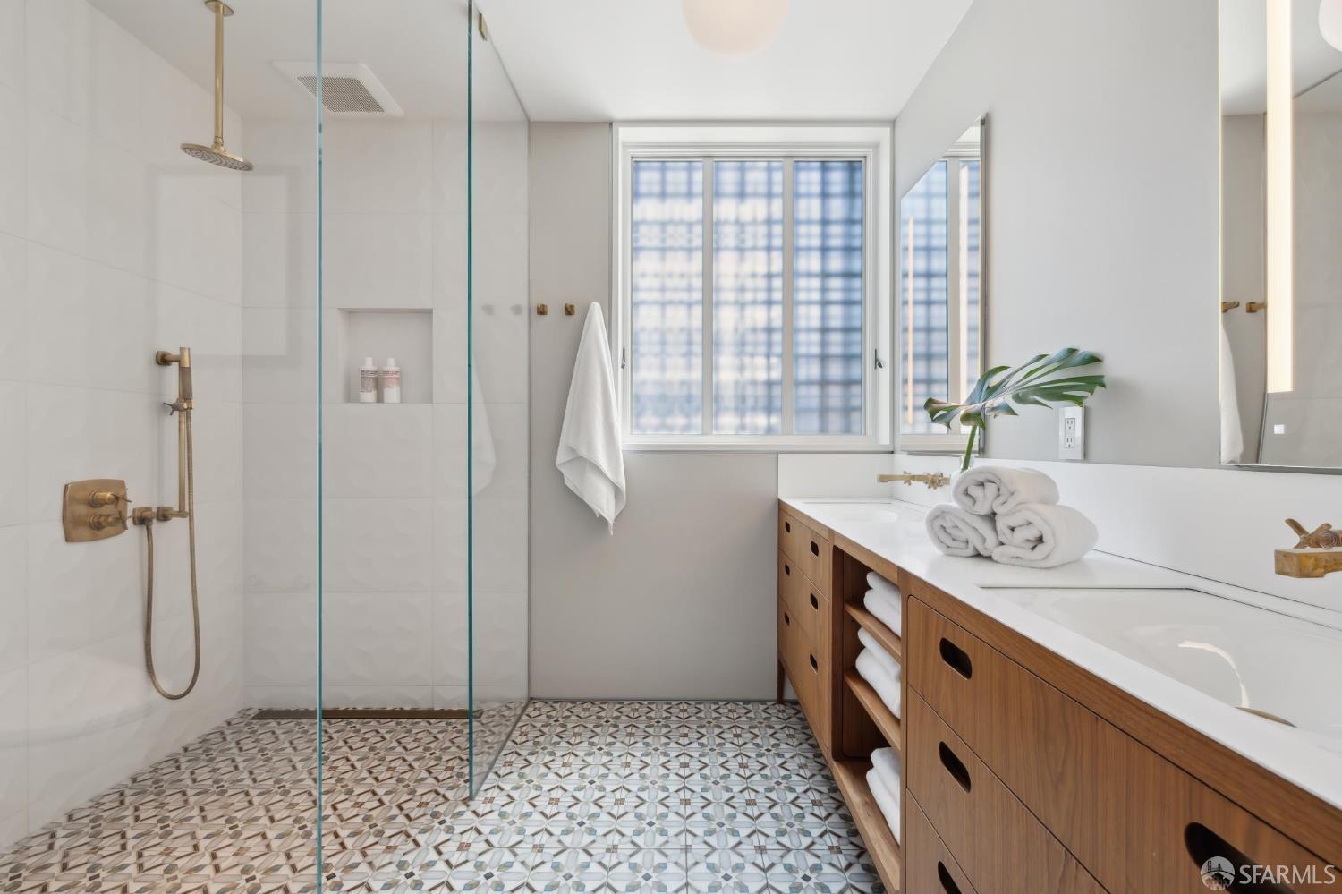 Detail Gallery Image 12 of 93 For 160 Bernard St, San Francisco,  CA 94109 - – Beds | – Baths