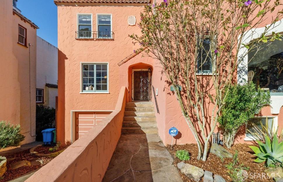 Detail Gallery Image 2 of 38 For 220 Vasquez Ave, San Francisco,  CA 94127 - 4 Beds | 3/1 Baths