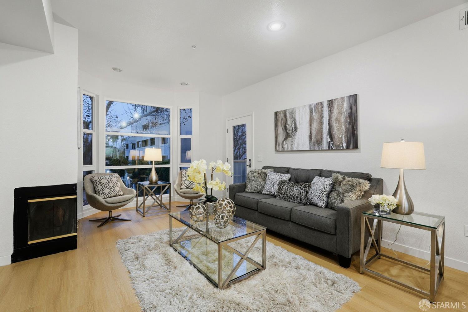 Detail Gallery Image 4 of 29 For 415 N 2nd St #344,  San Jose,  CA 95112 - 3 Beds | 3 Baths