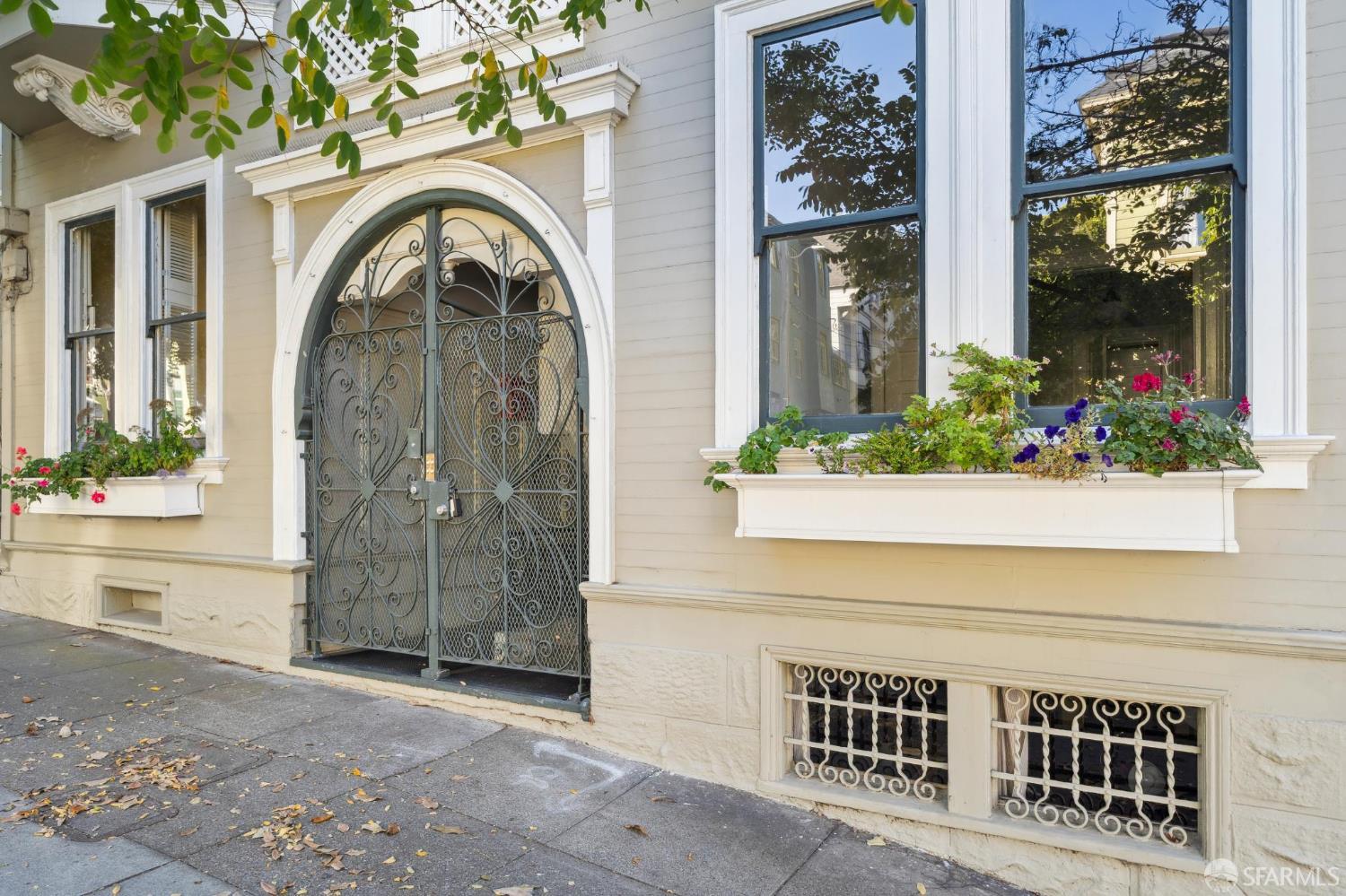 Detail Gallery Image 9 of 30 For 250 Coleridge St #B,  San Francisco,  CA 94110 - 2 Beds | 1 Baths