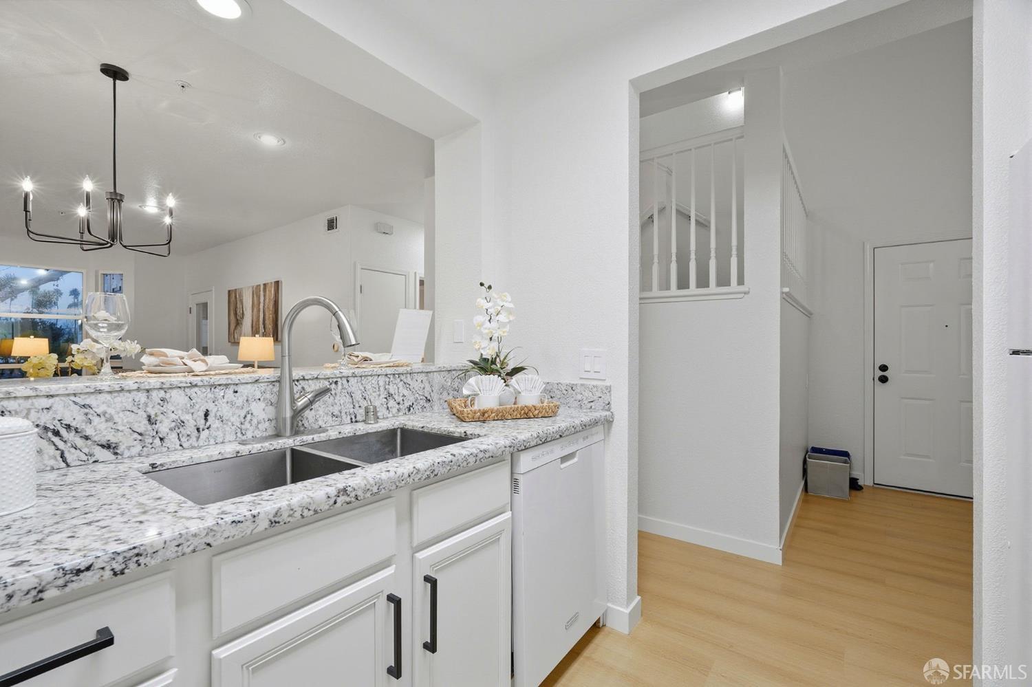 Detail Gallery Image 7 of 29 For 415 N 2nd St #344,  San Jose,  CA 95112 - 3 Beds | 3 Baths