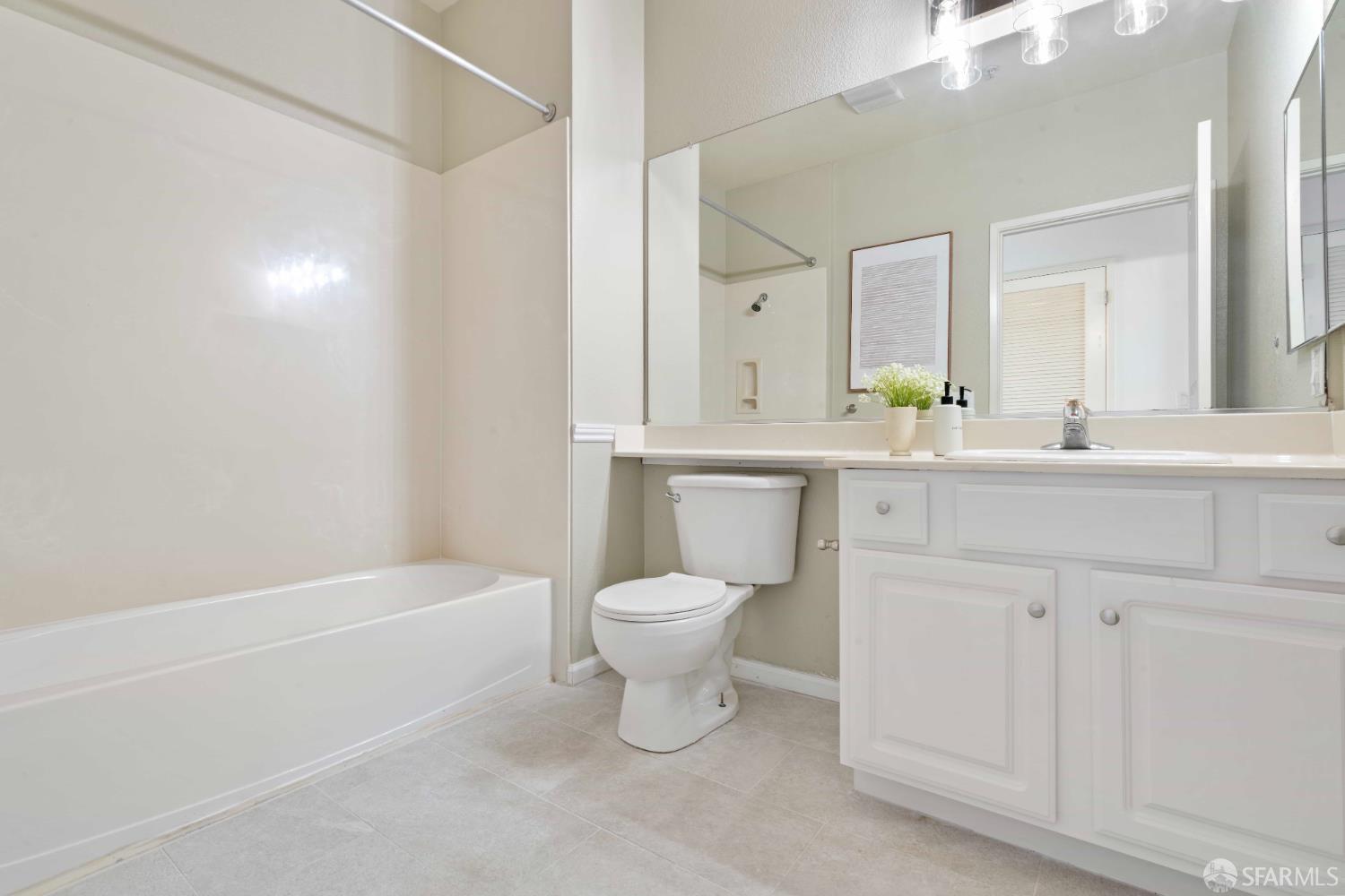 Photo #23: 425090053 Listing: Photo #23