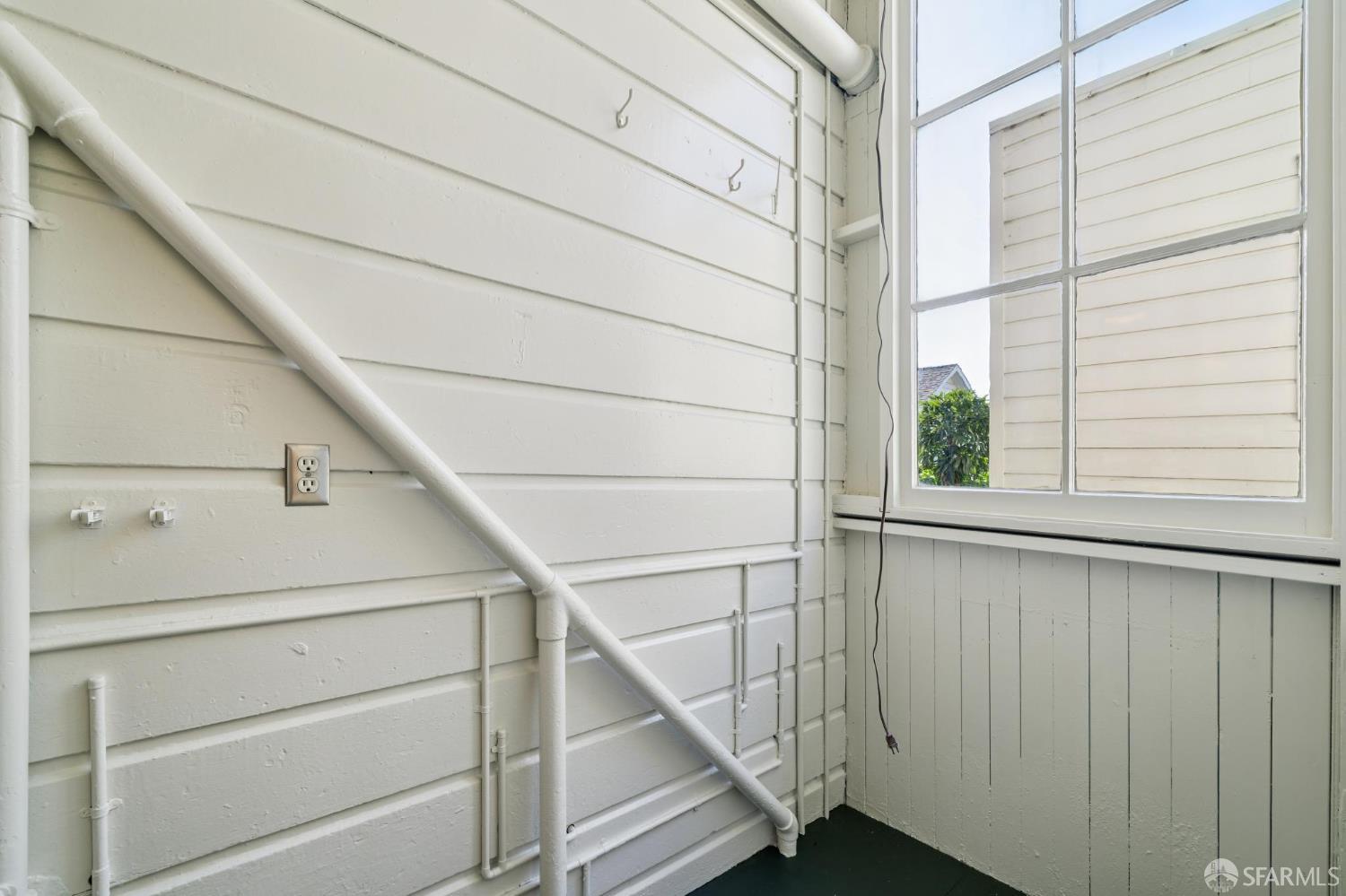 Detail Gallery Image 25 of 30 For 250 Coleridge St #B,  San Francisco,  CA 94110 - 2 Beds | 1 Baths