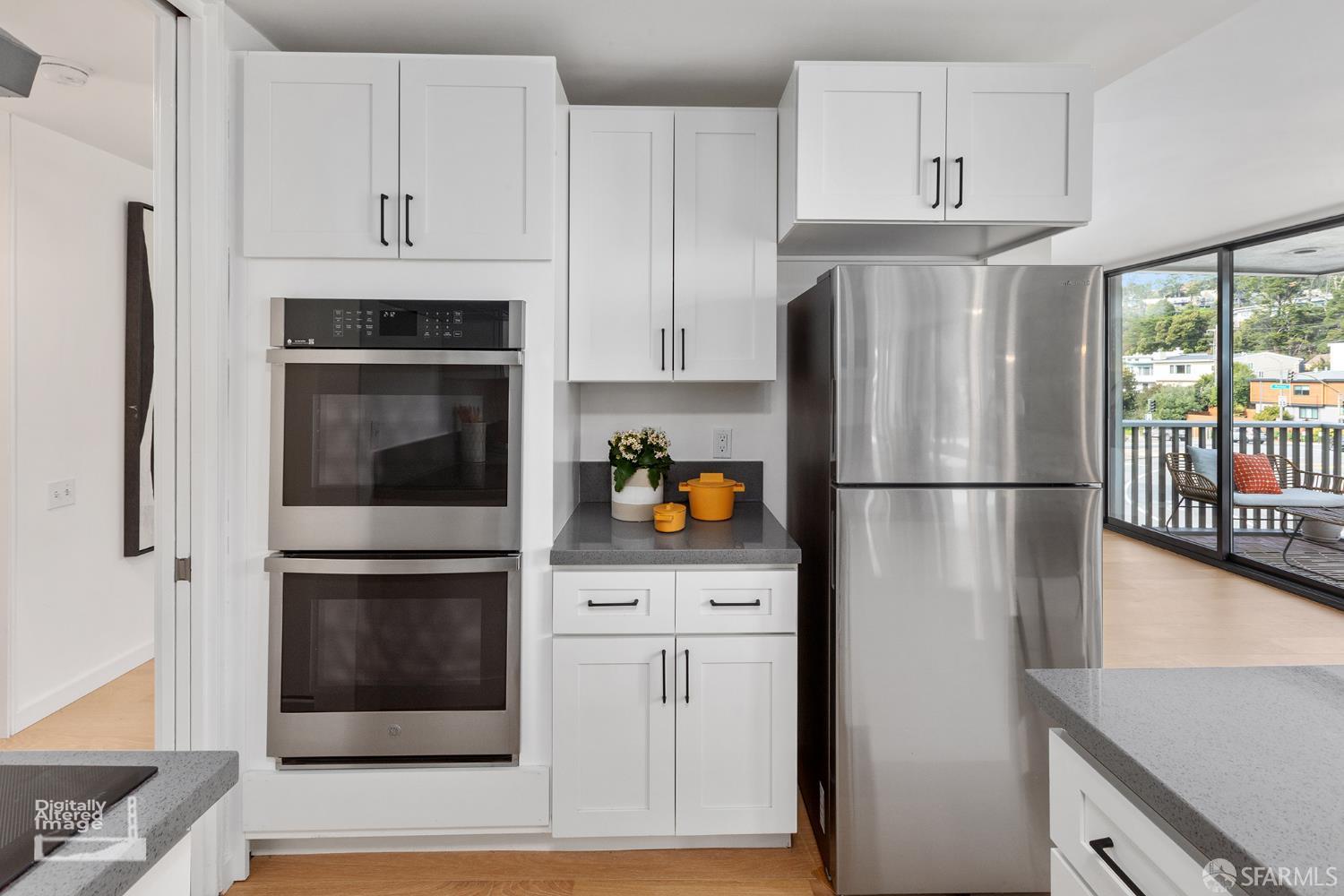 Detail Gallery Image 17 of 46 For 5004 Diamond Heights Blvd, San Francisco,  CA 94131 - 4 Beds | 2/1 Baths