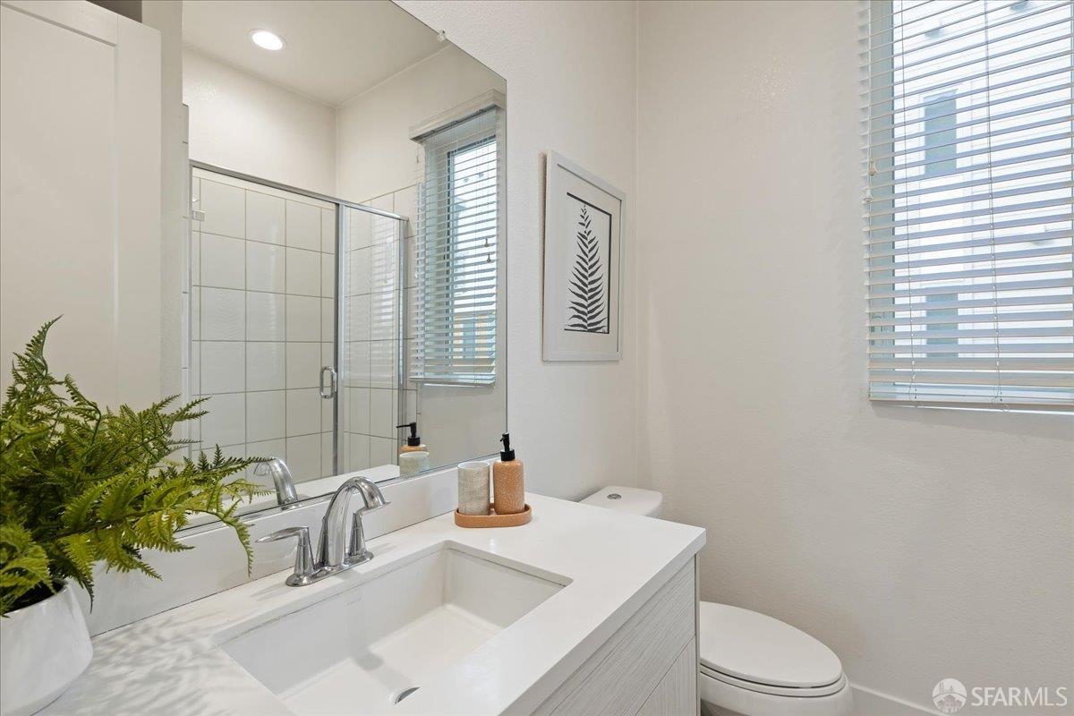 Detail Gallery Image 14 of 37 For 7991 Regional Cmn, Dublin,  CA 94568 - 3 Beds | 3 Baths