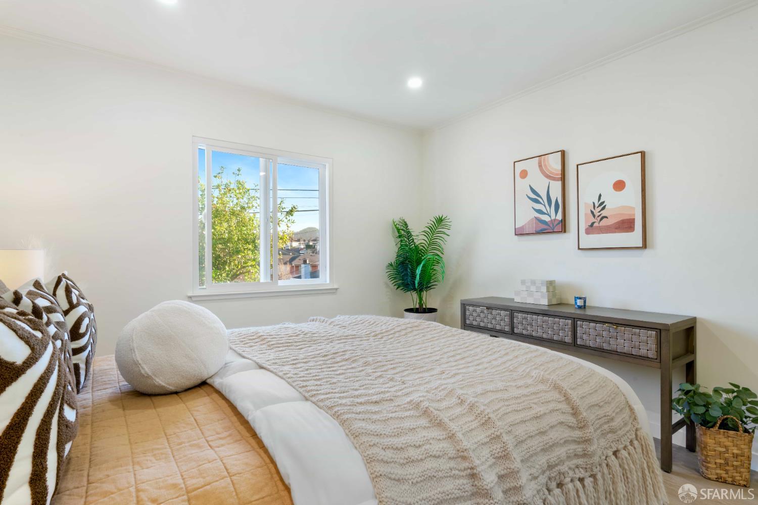 Detail Gallery Image 31 of 46 For 315 Hazelwood Dr, South San Francisco,  CA 94080 - 3 Beds | 2 Baths