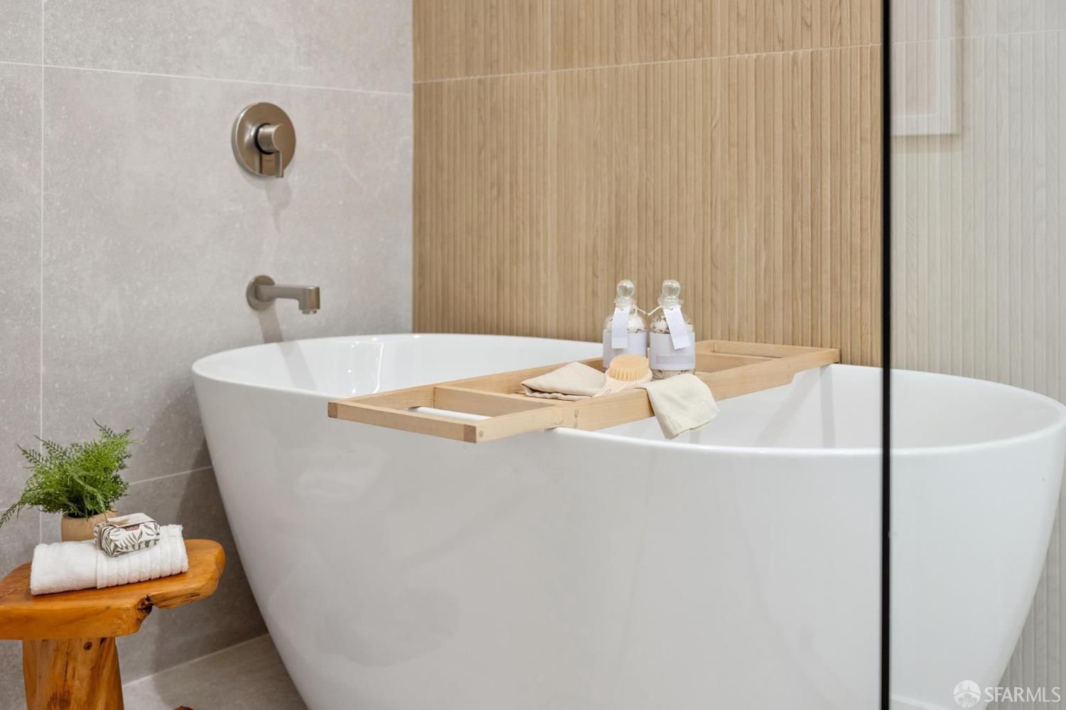 Detail Gallery Image 80 of 99 For 382 Lisbon St, San Francisco,  CA 94112 - 3 Beds | 4/1 Baths