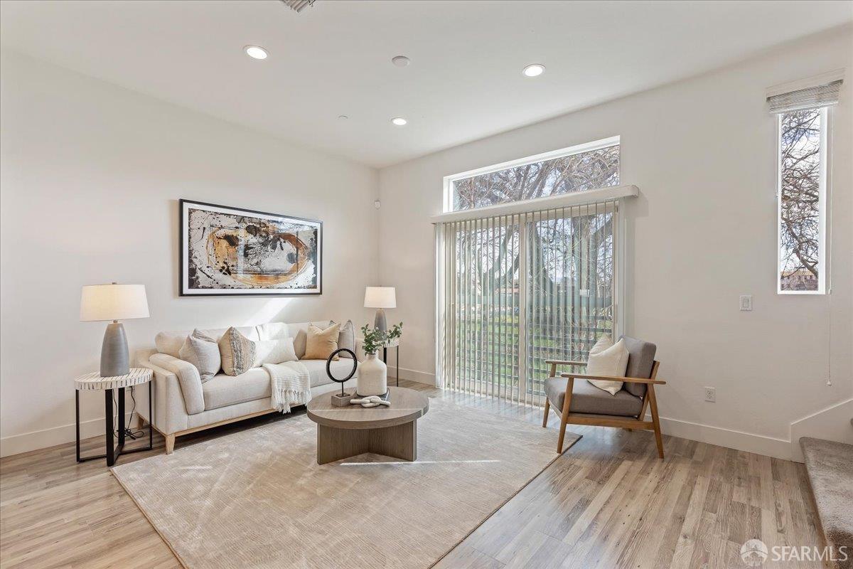 Detail Gallery Image 15 of 37 For 7991 Regional Cmn, Dublin,  CA 94568 - 3 Beds | 3 Baths