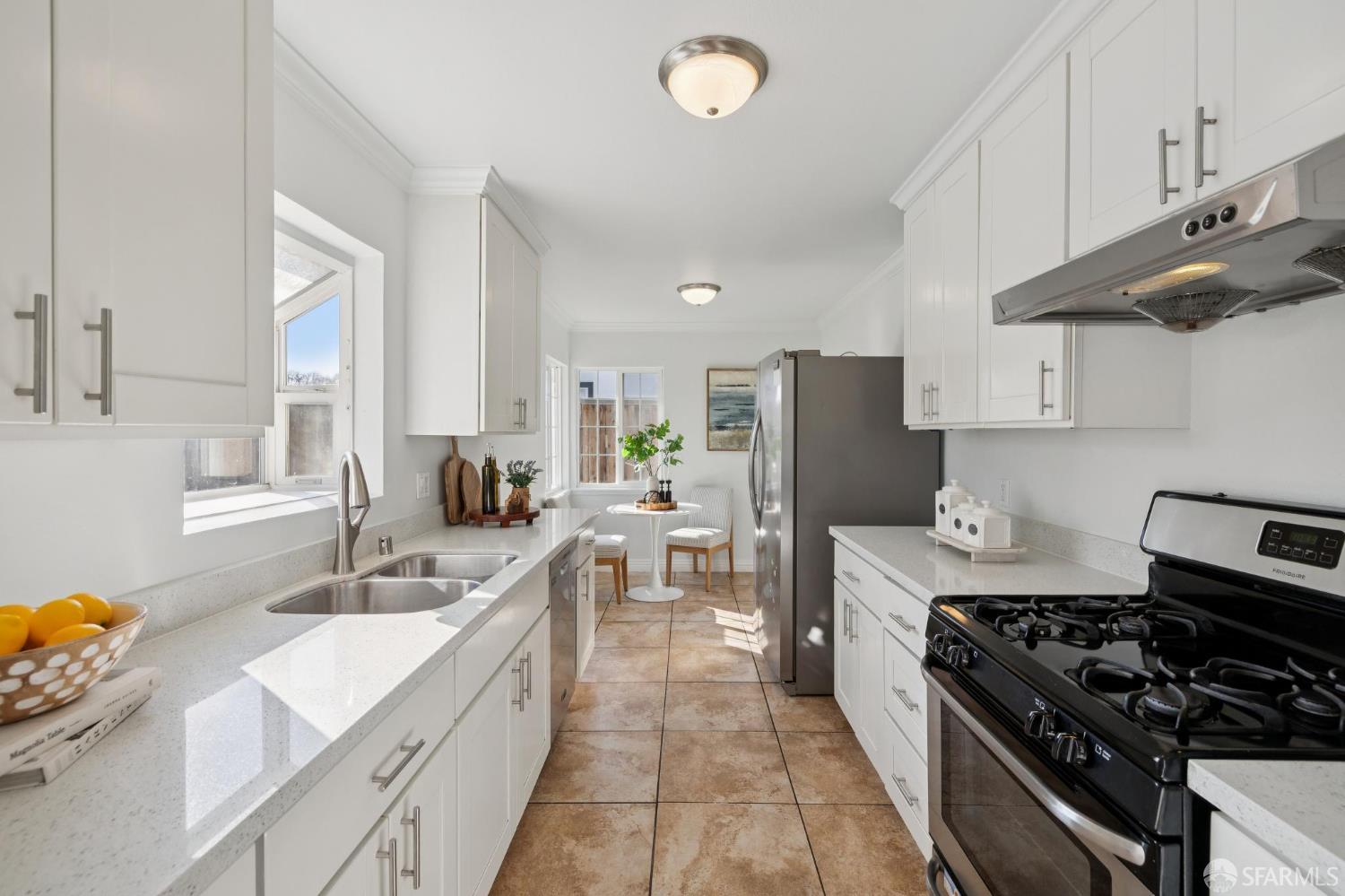 Detail Gallery Image 11 of 29 For 2379 Geraldine Dr, Pleasant Hill,  CA 94523 - 4 Beds | 3 Baths