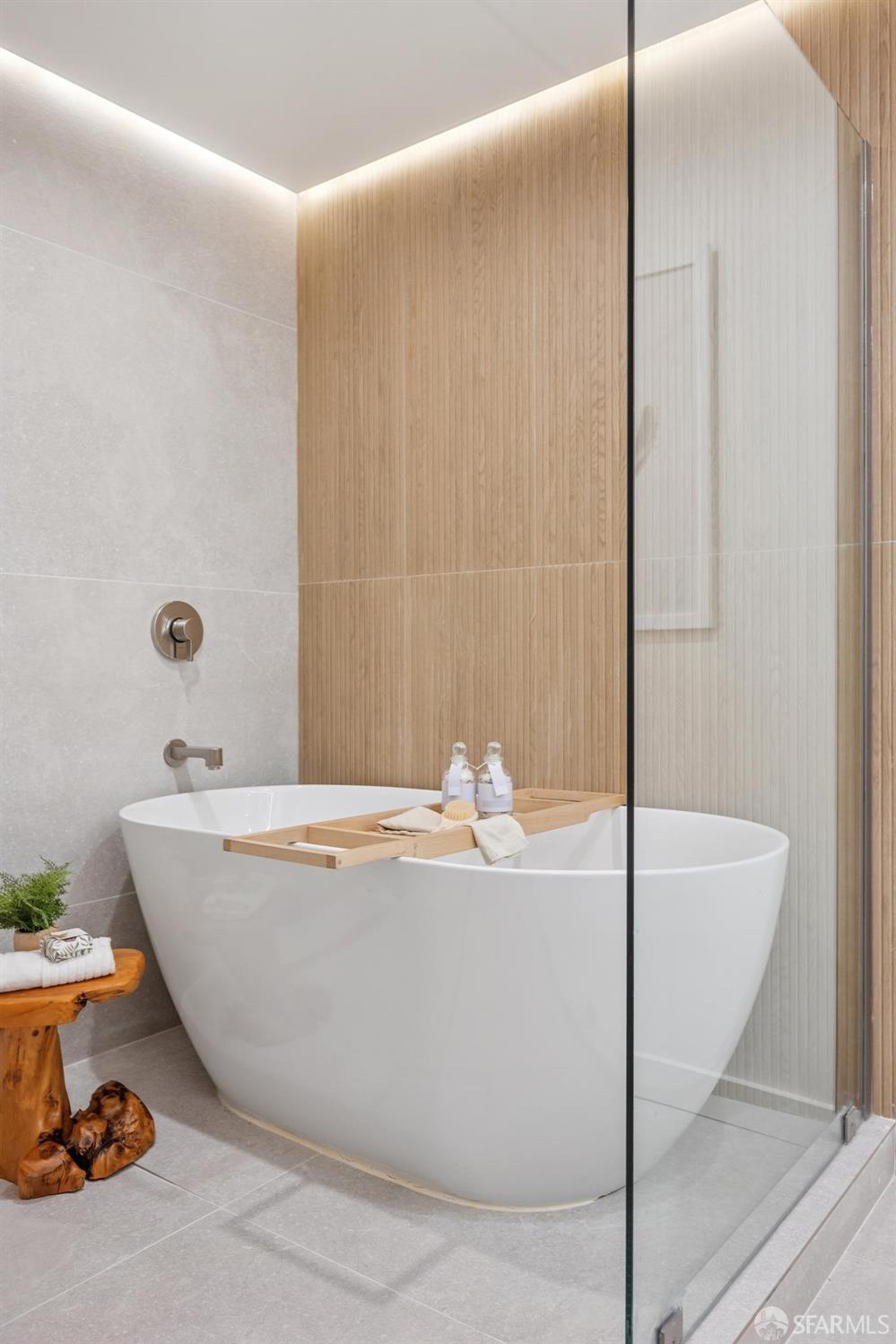 Detail Gallery Image 79 of 99 For 382 Lisbon St, San Francisco,  CA 94112 - 3 Beds | 4/1 Baths