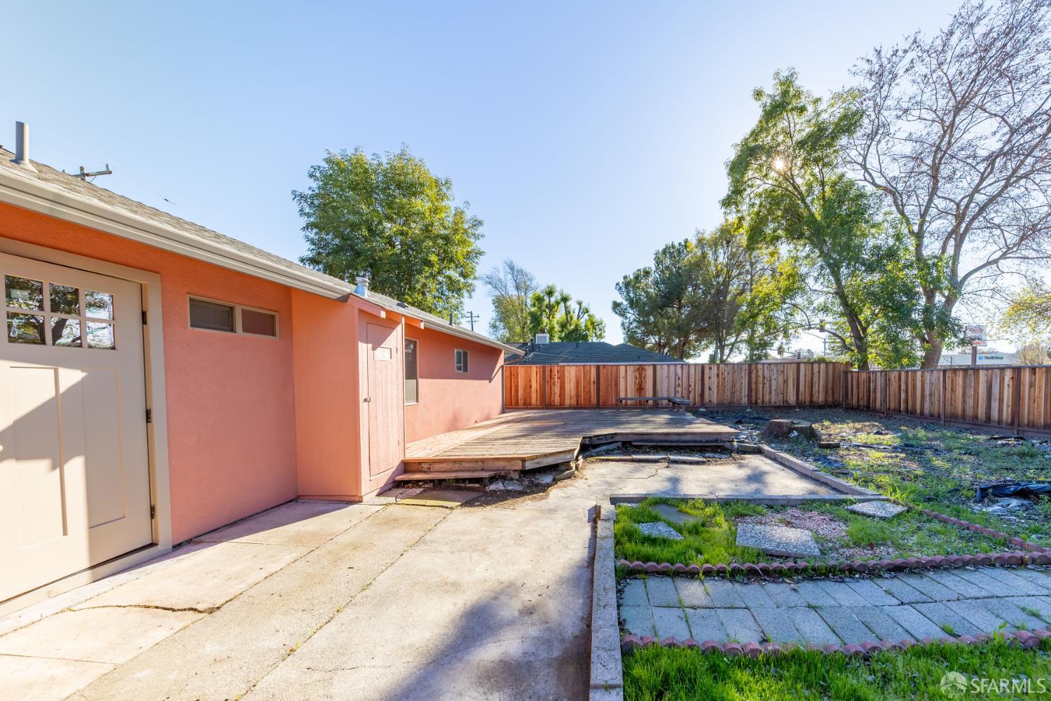 Detail Gallery Image 20 of 22 For 1942 Peggy Dr, Pleasant Hill,  CA 94523 - 3 Beds | 2 Baths