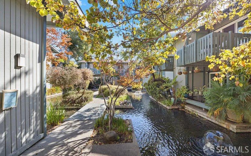 Detail Gallery Image 6 of 10 For 1036 Oak Grove Rd #23,  Concord,  CA 94521 - 1 Beds | 1 Baths