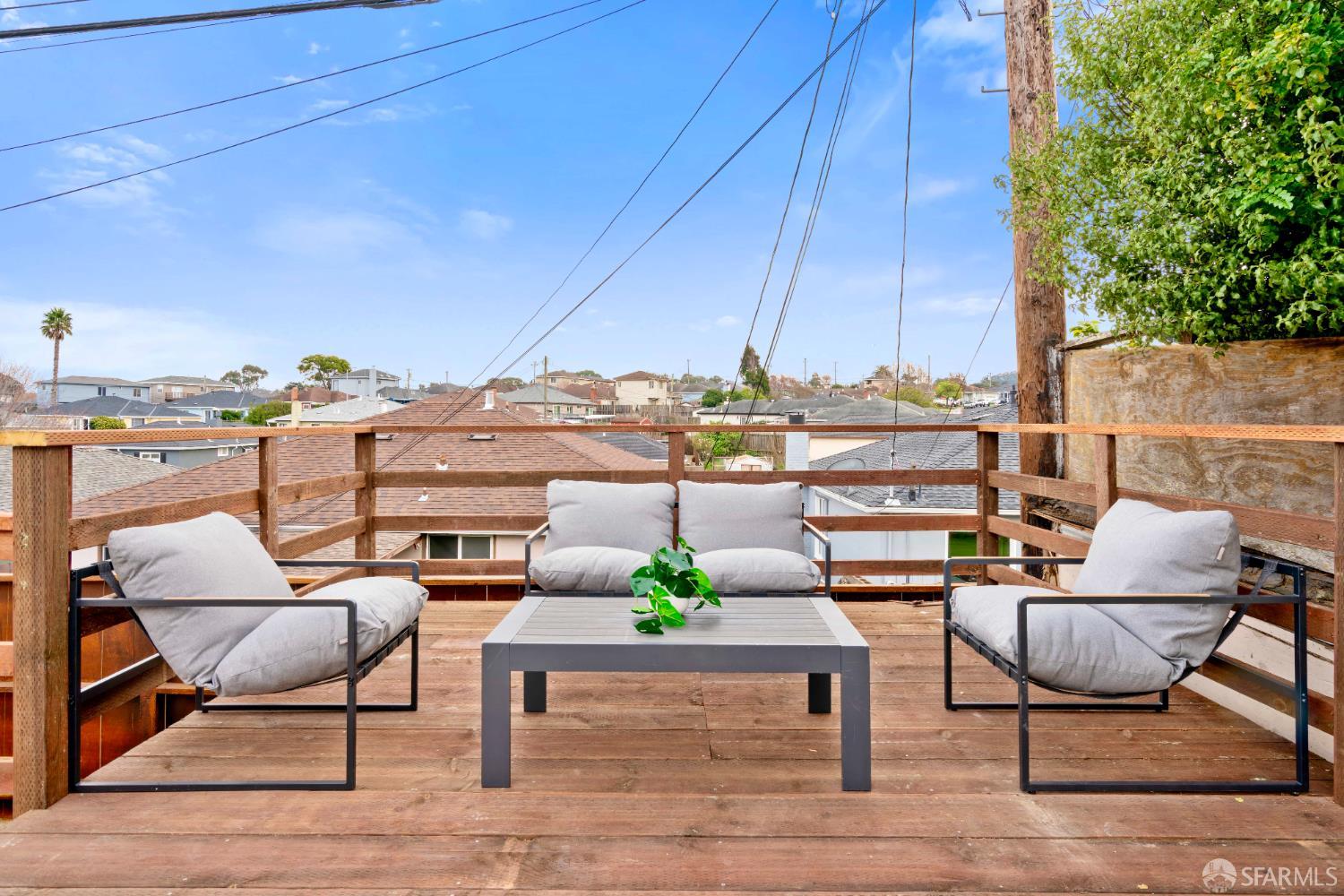 Detail Gallery Image 40 of 46 For 315 Hazelwood Dr, South San Francisco,  CA 94080 - 3 Beds | 2 Baths